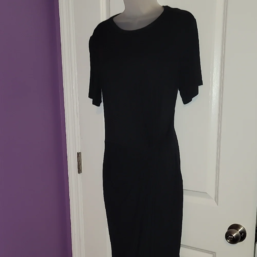 Elegant Black Midi Side Knot  Dress Sz: L